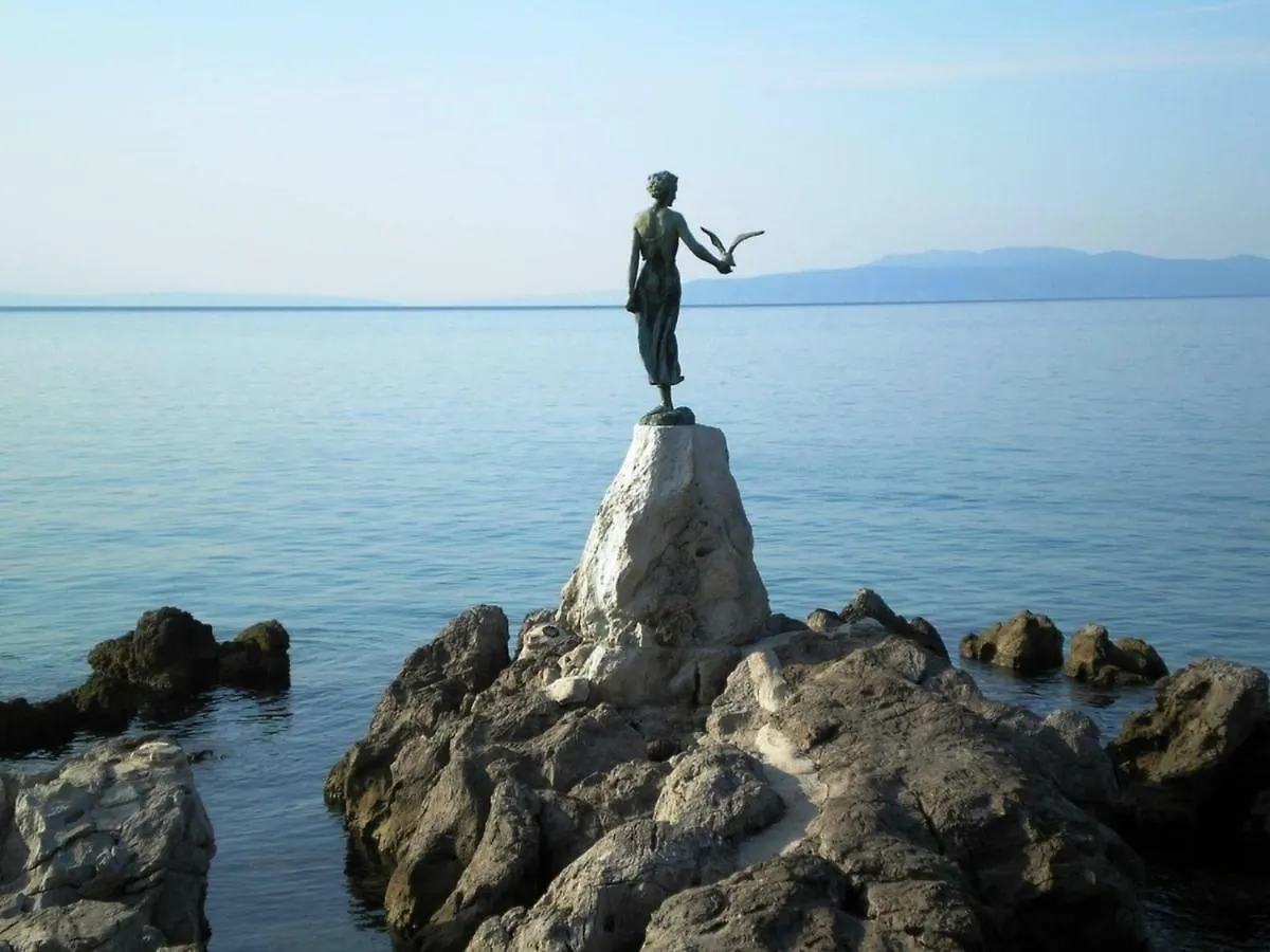 Studio Apartment Ines, Cozy, Stunning View, Parking, Pet Friendly Opatija